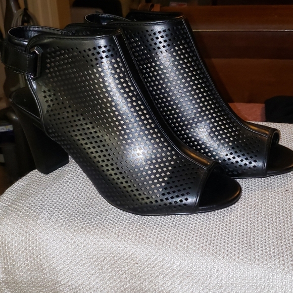 Merona Black Peep toe Booties - Picture 2 of 7